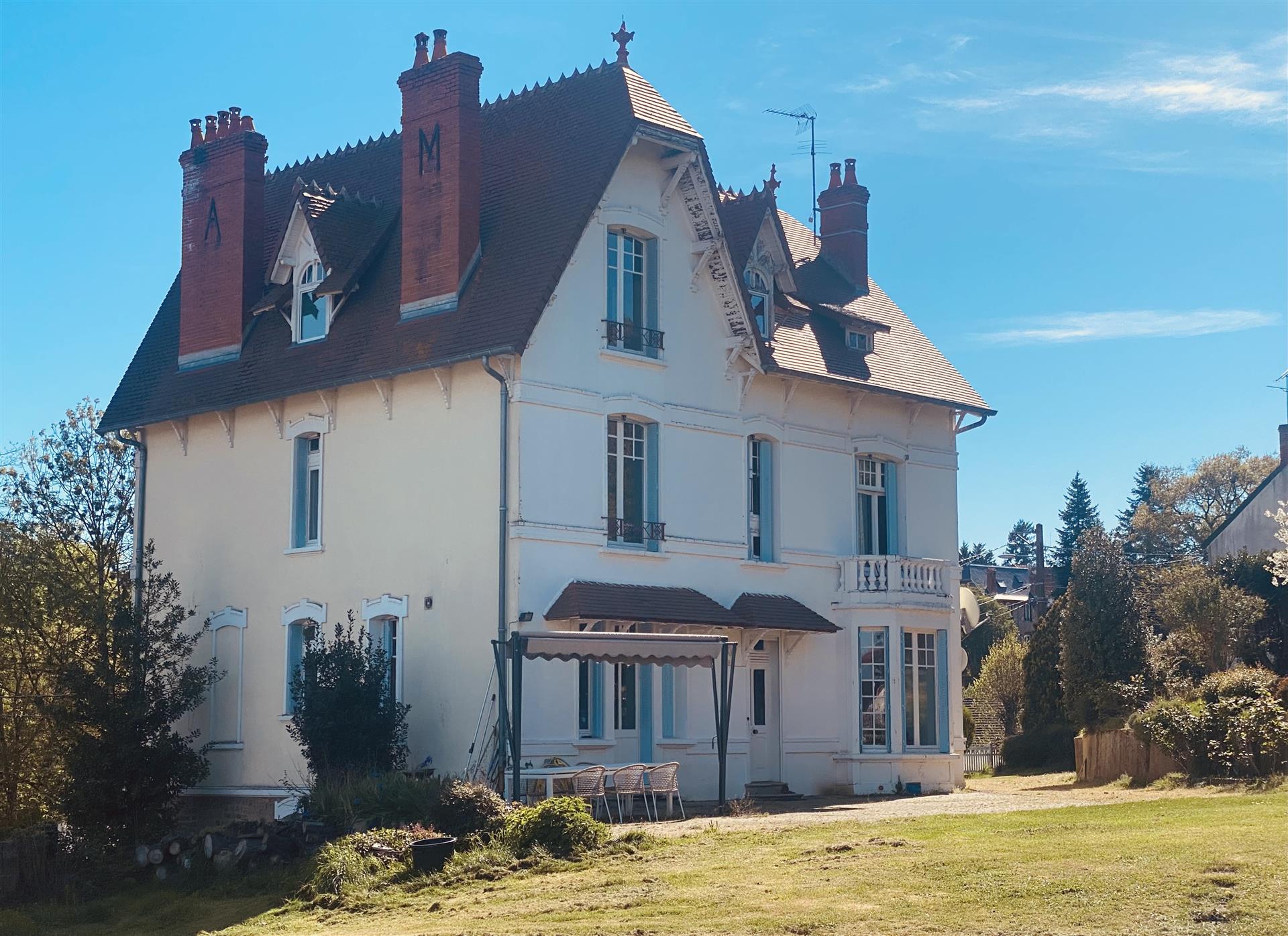 Villa burguesa en una aldea termal