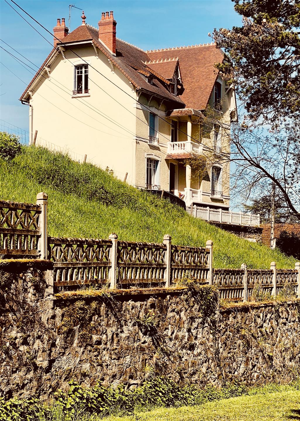 Villa burguesa en una aldea termal