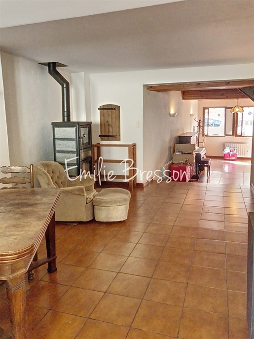 Castelnau de Montmiral : Jolie maison de village de 90 m2, avec