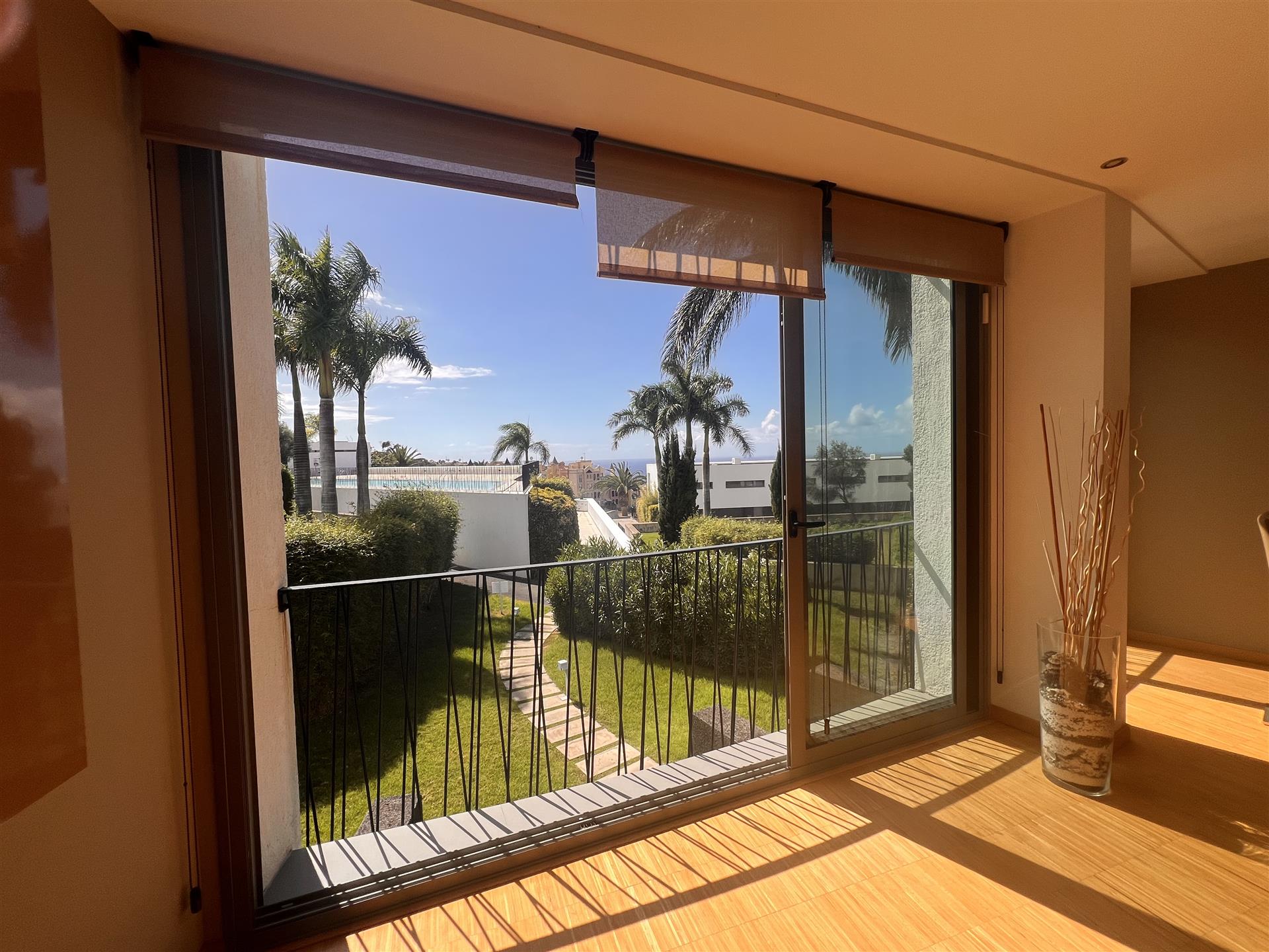 Апартамент с гледка и басейн в La Quinta