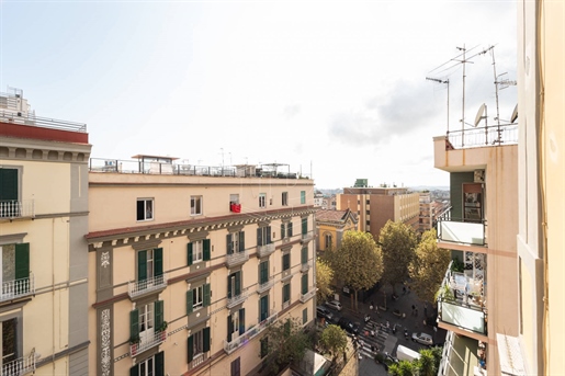 Apartment 143 m2 in Napoli