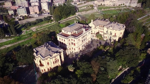 Villa oder Ferienhaus von 7000 m2 in Genua