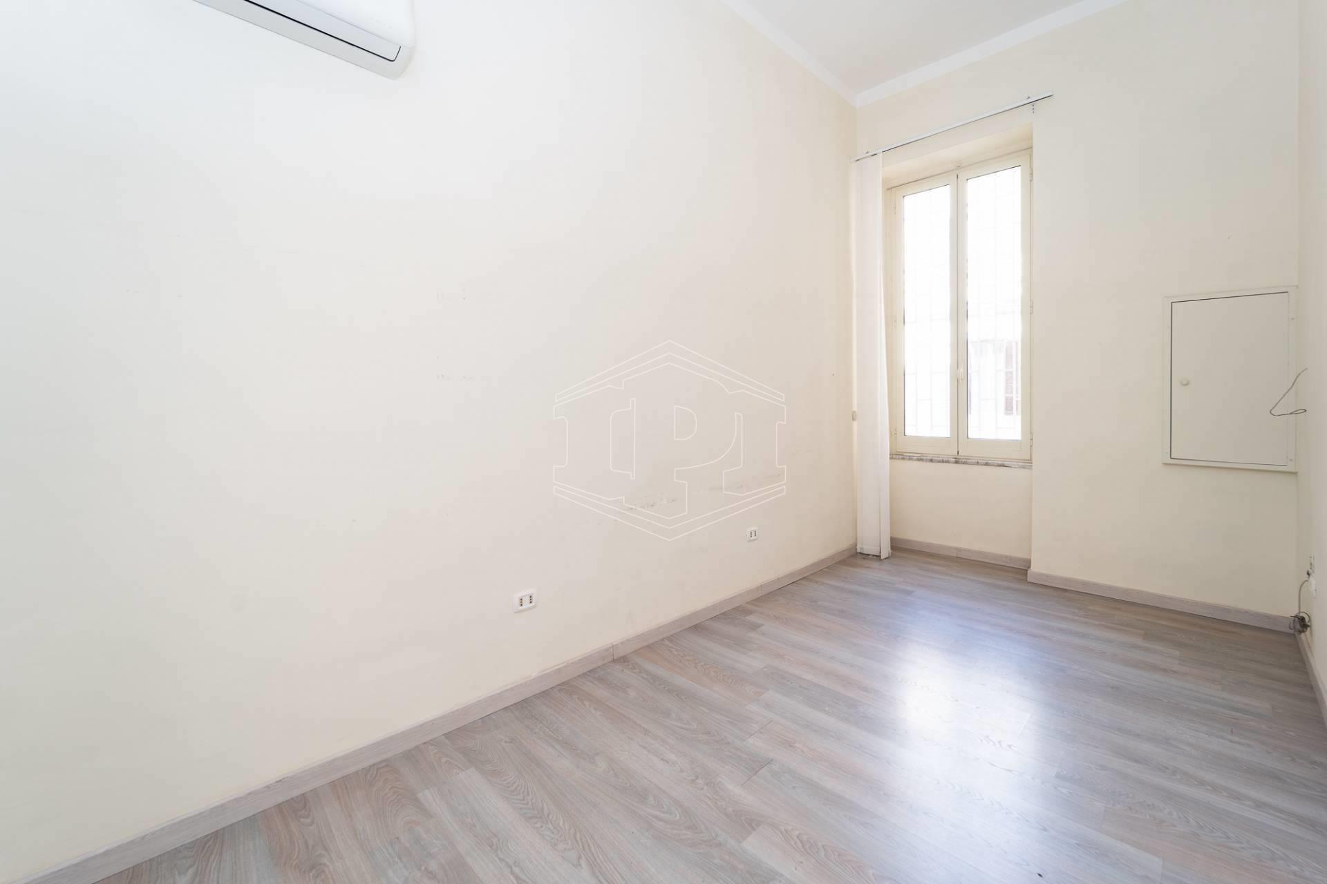 Apartment 143 m2 in Napoli
