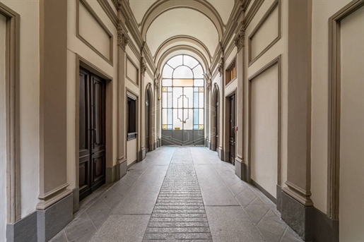 Appartamento di 272 m2 a Torino