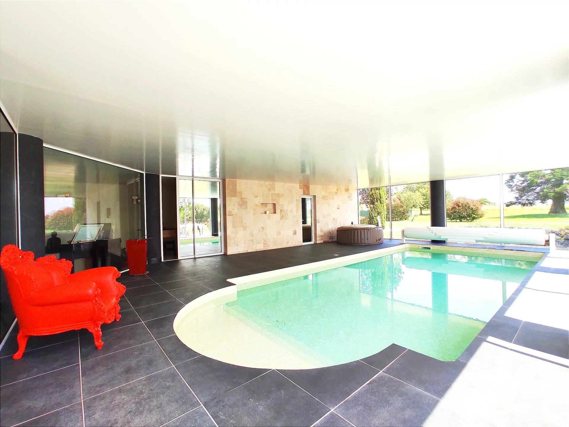 7-Room House With Indoor Pool And 2 Hectares Of Land