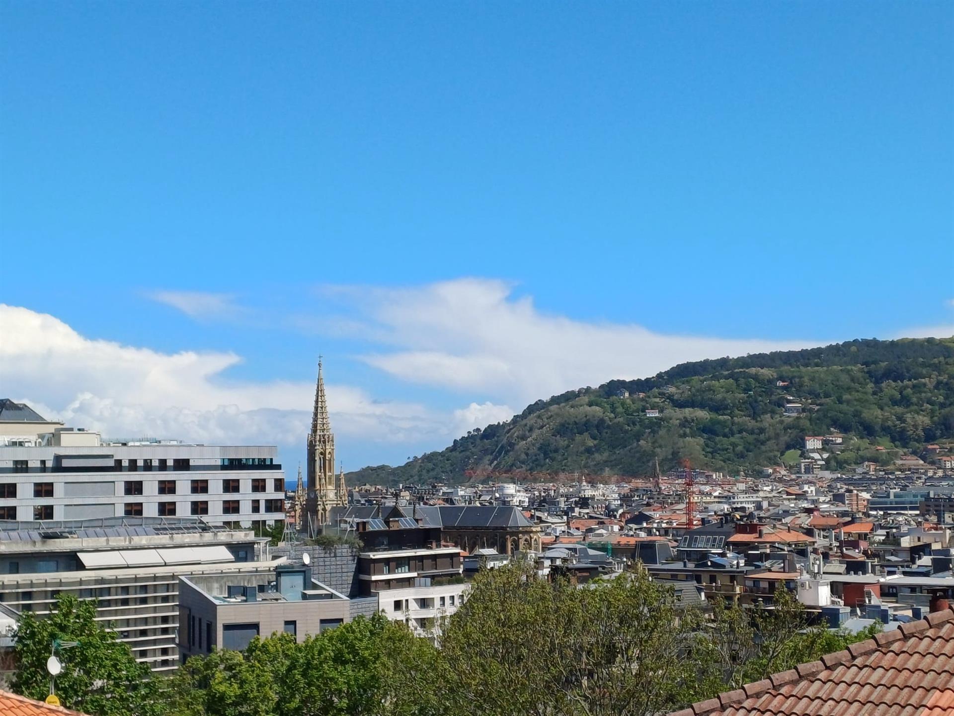 Flat with excellent views in centre of Donostia-San Sebastian