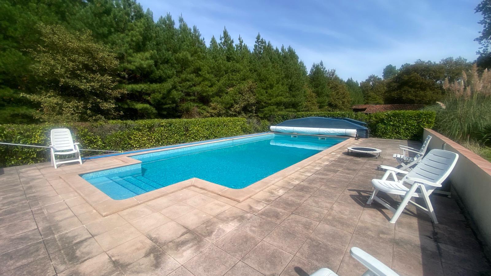 Property 2 dwellings - House - Landaise - Swimming pool - Stables - 3ha (hectares)