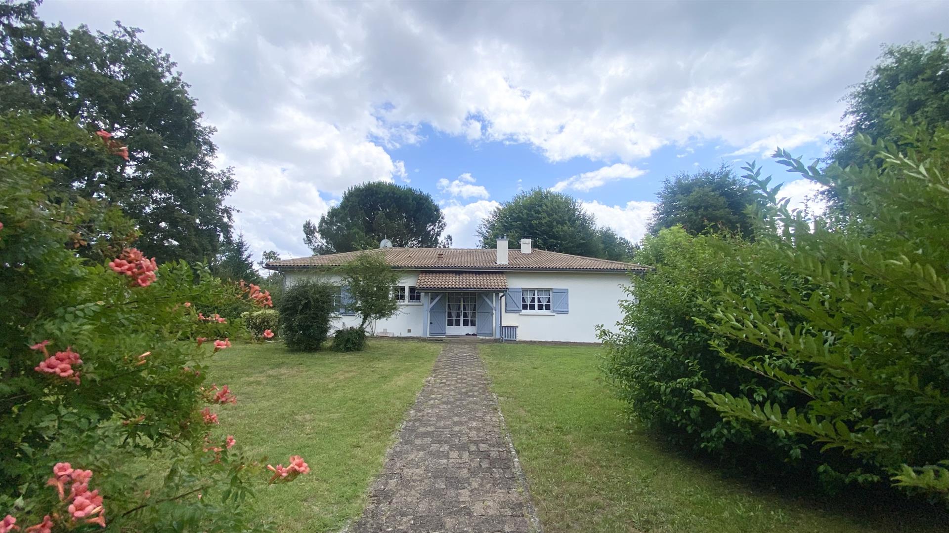 Sore - 3 bedrooms - basement - 4200m2