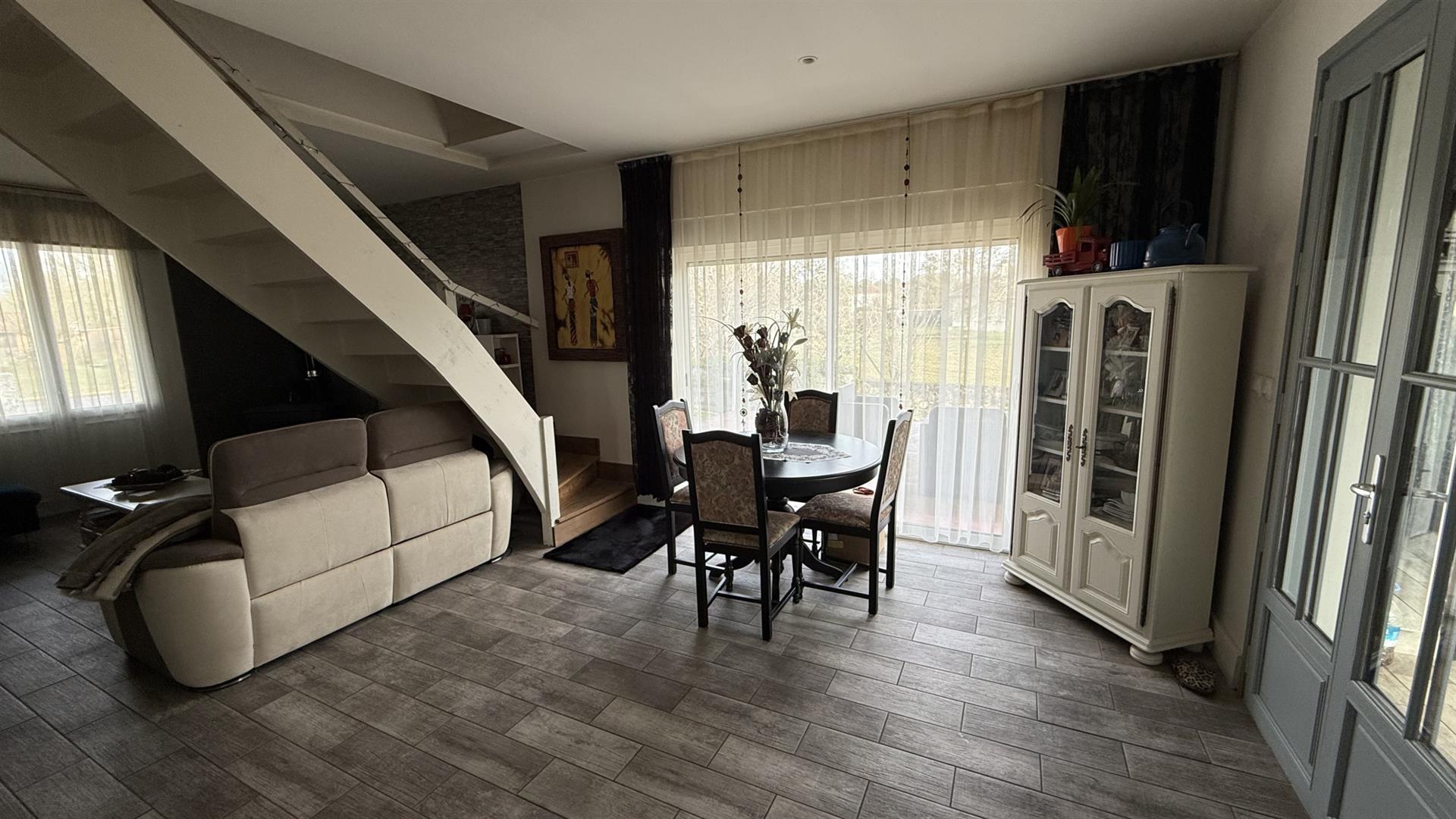 Sore - 3 Bedrooms - Outbuilding - 800M2 Land - Close To Amenities - Well