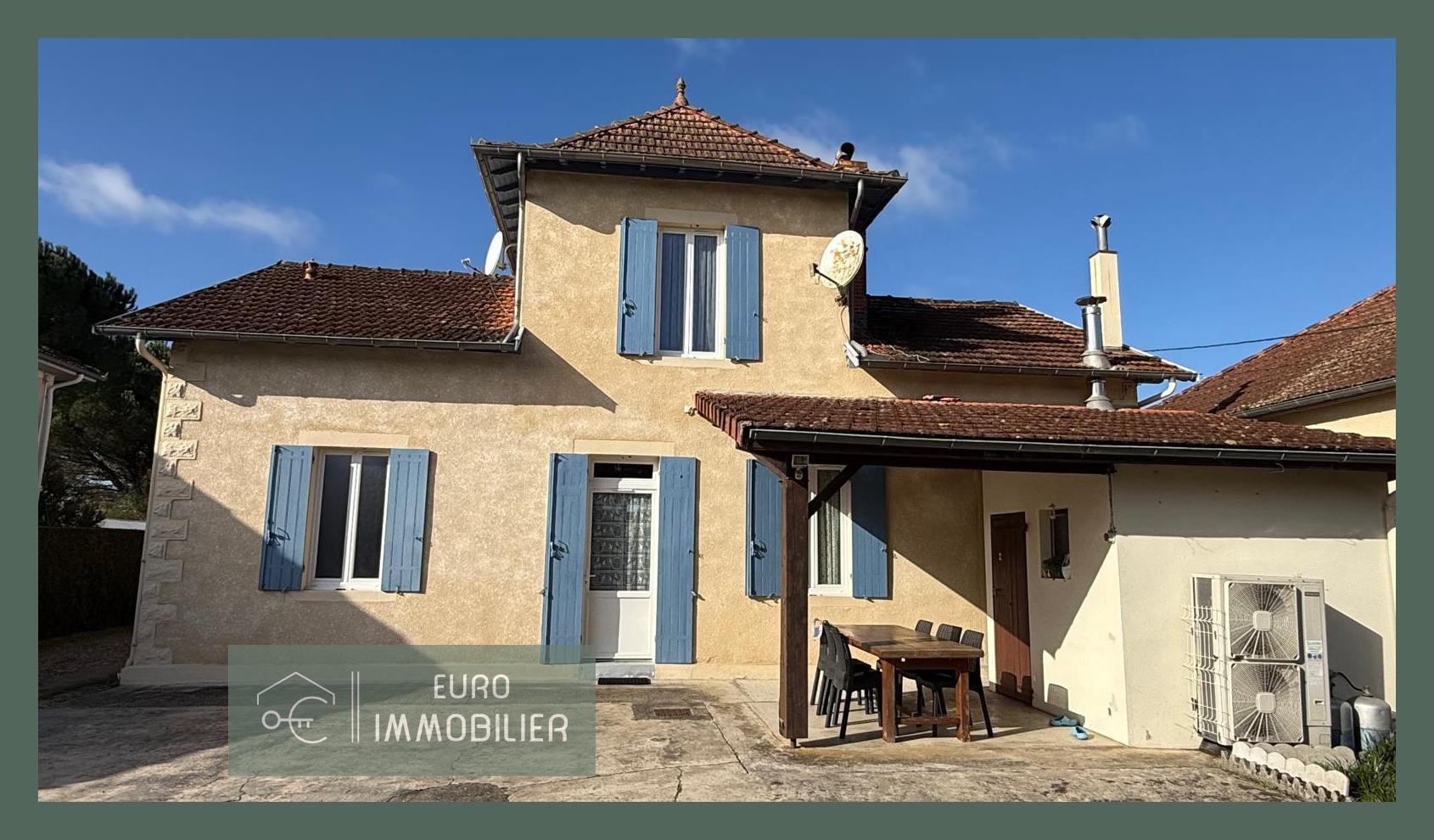 Sore - 5 bedrooms - 2 houses - outbuildings - 1000m2 land