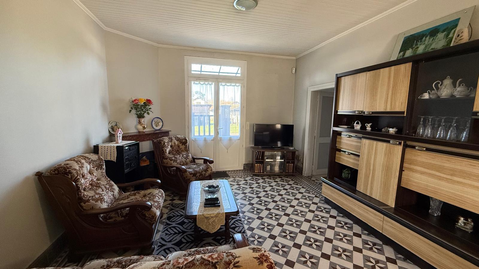 Sore - 5 bedrooms - 2 houses - outbuildings - 1000m2 land