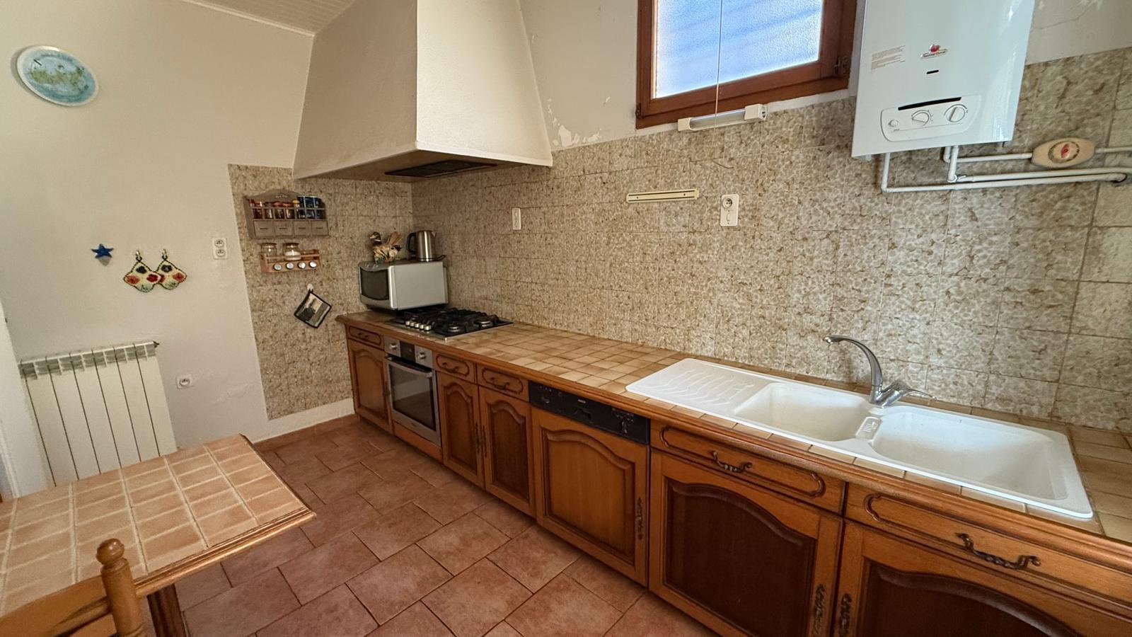 Sore - 5 bedrooms - 2 houses - outbuildings - 1000m2 land