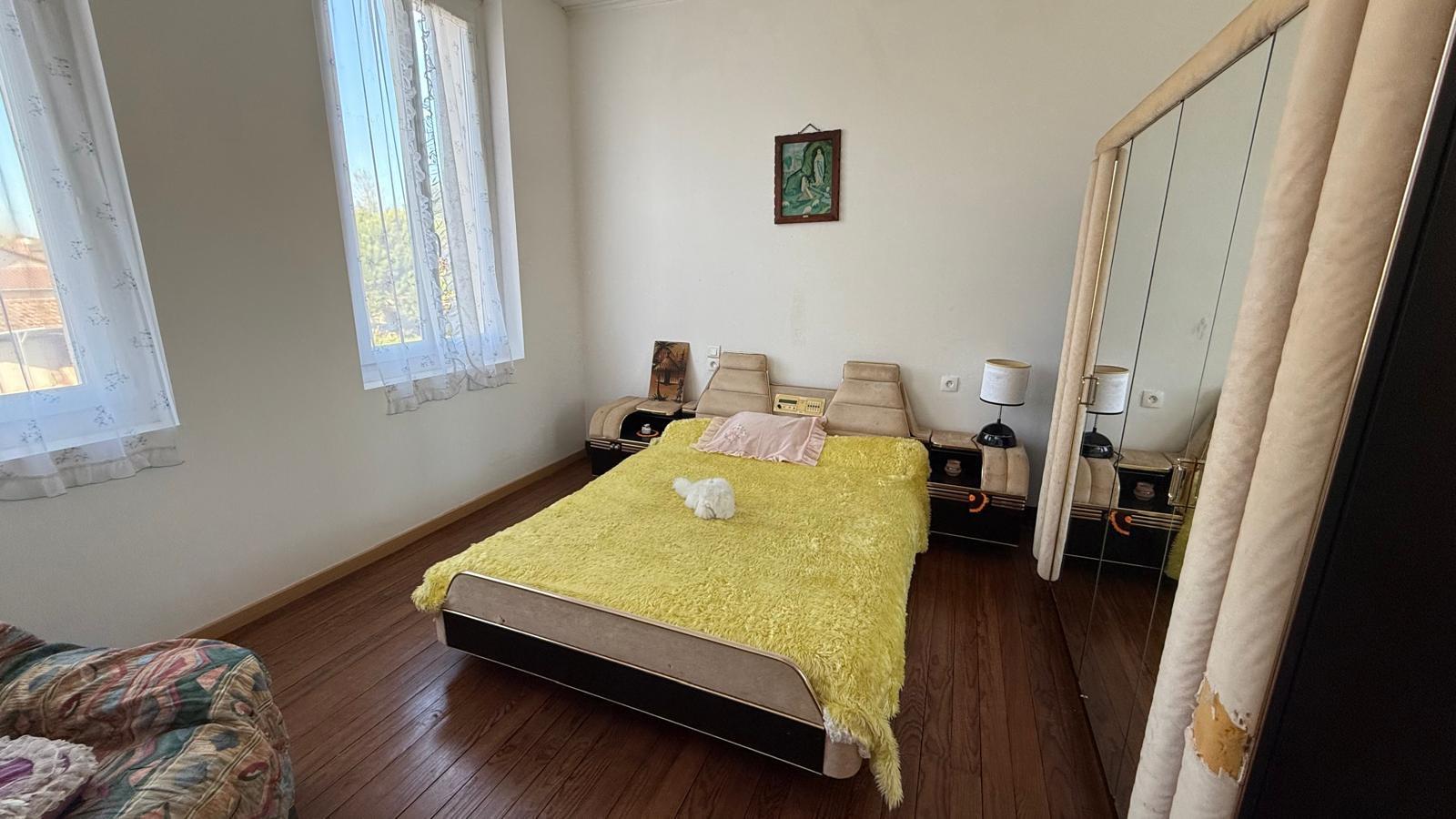 Sore - 5 bedrooms - 2 houses - outbuildings - 1000m2 land