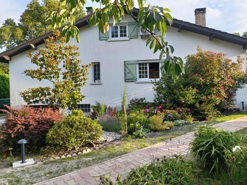 Saint-Symphorien - 4 bedrooms - basement - garage - 1470m2