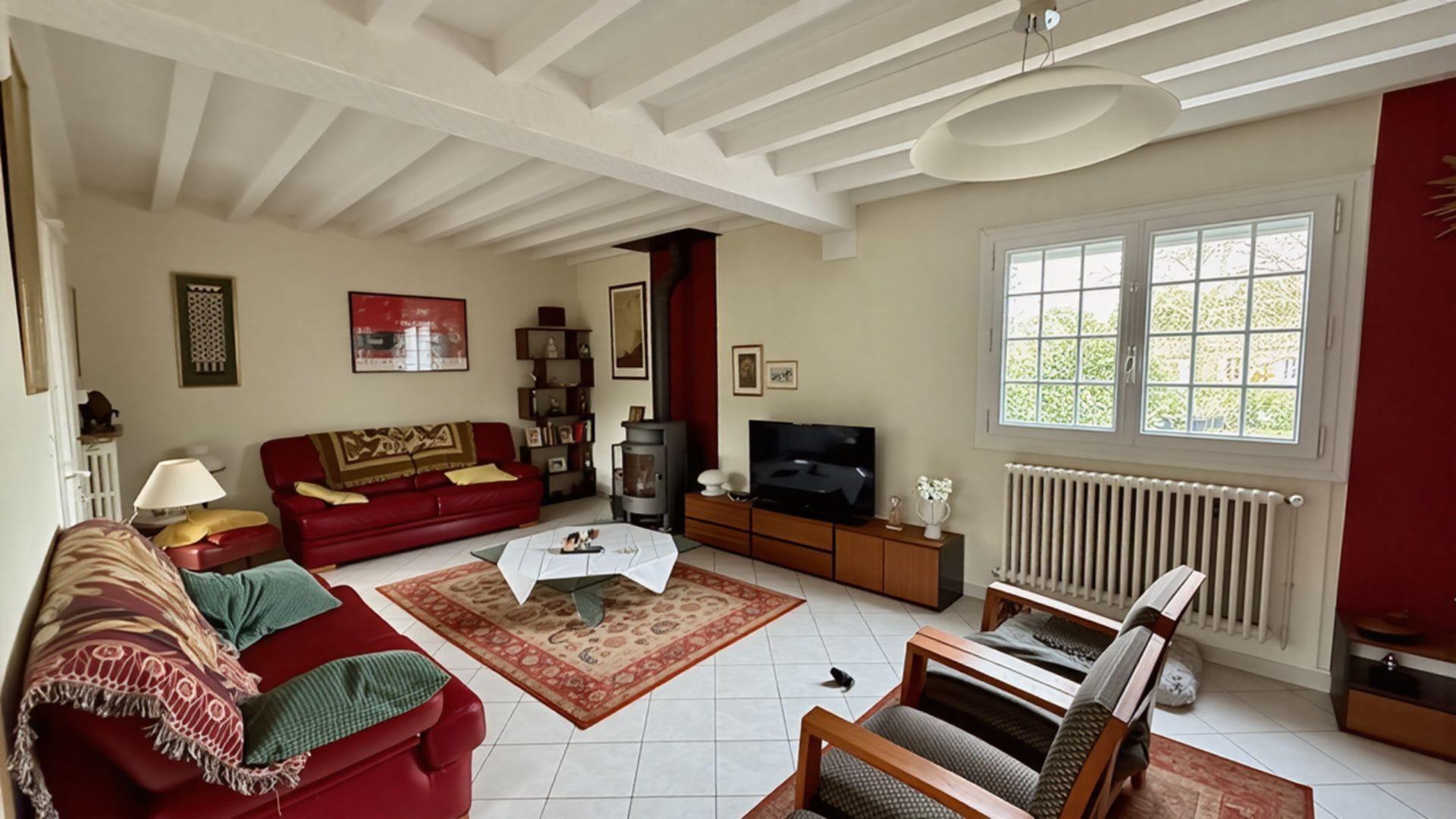 Saint-Symphorien - 4 bedrooms - basement - garage - 1470m2