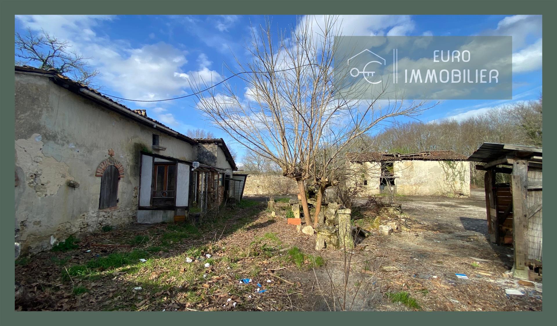 Balizac - house to renovate - outbuilding