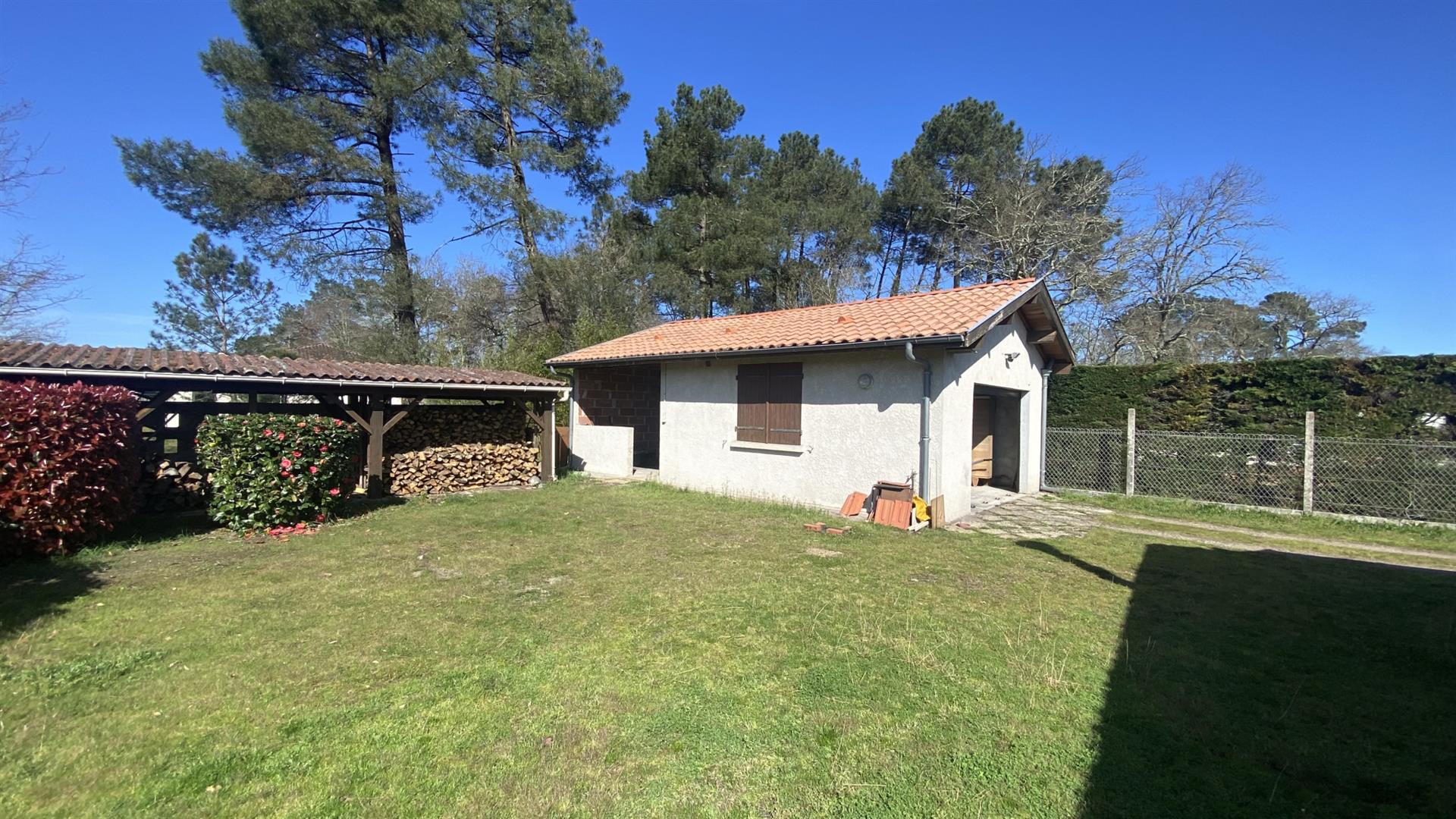 Single storey house 136m2 3 bedrooms garage