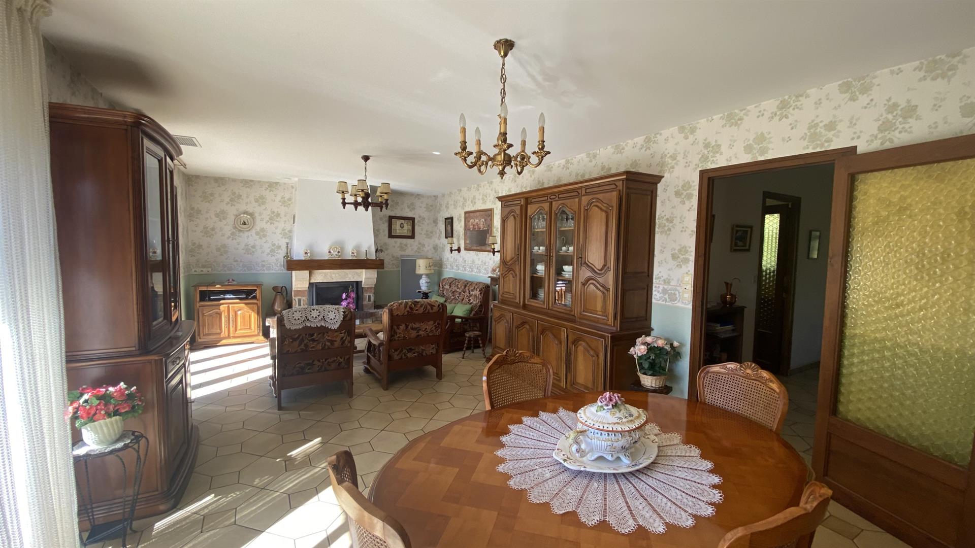 Single storey house 136m2 3 bedrooms garage