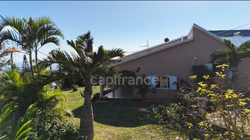 Dpt La Réunion (974), à vendre Bois De Nefles Saint Paul maison P4 de 98 m² - Terrain de 878,00 m²