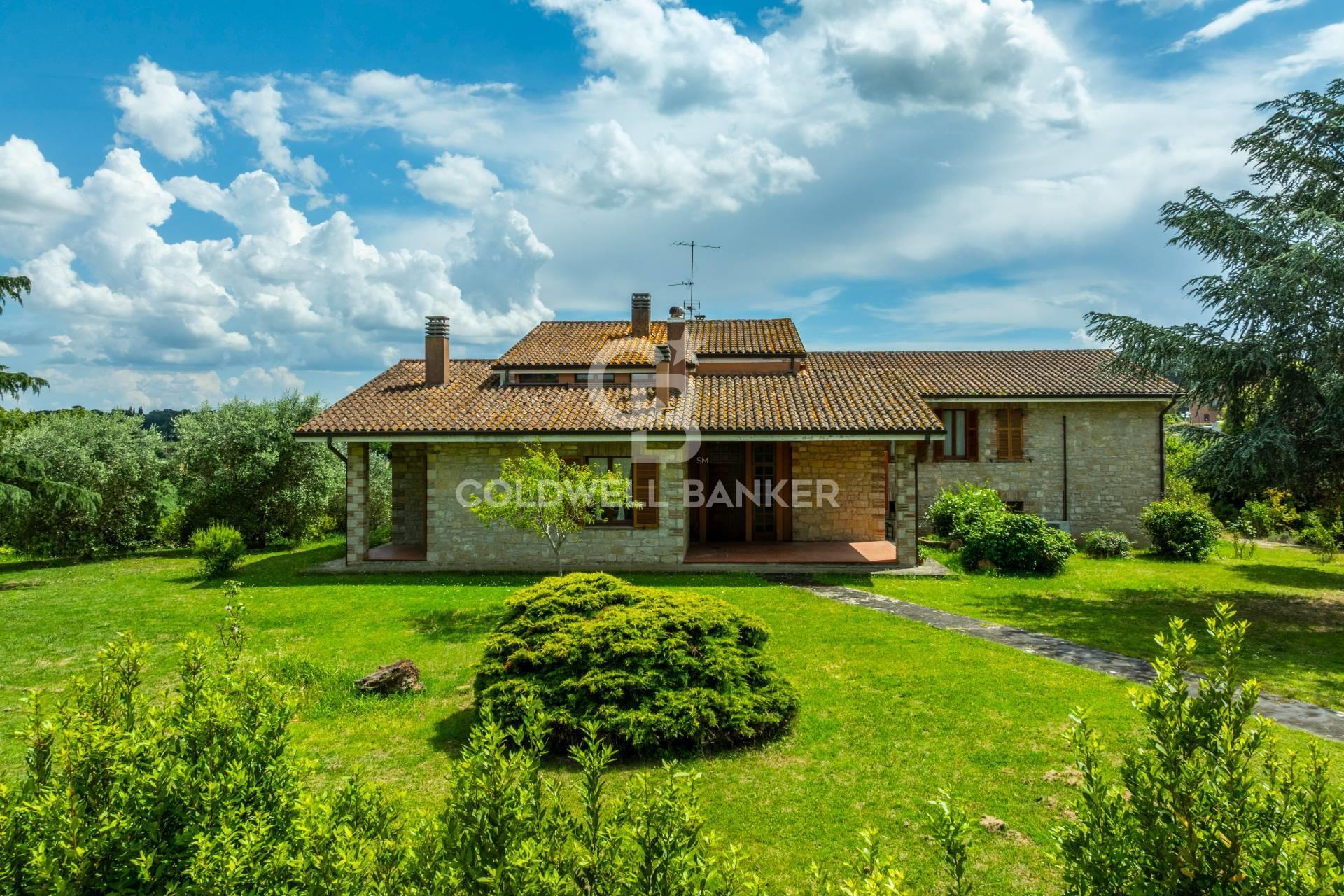 Purchase: House (06054)