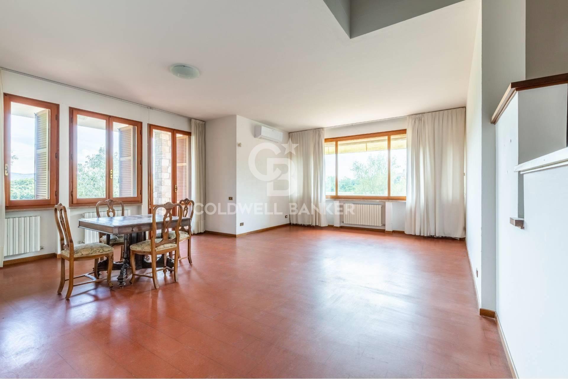 Purchase: House (06054)