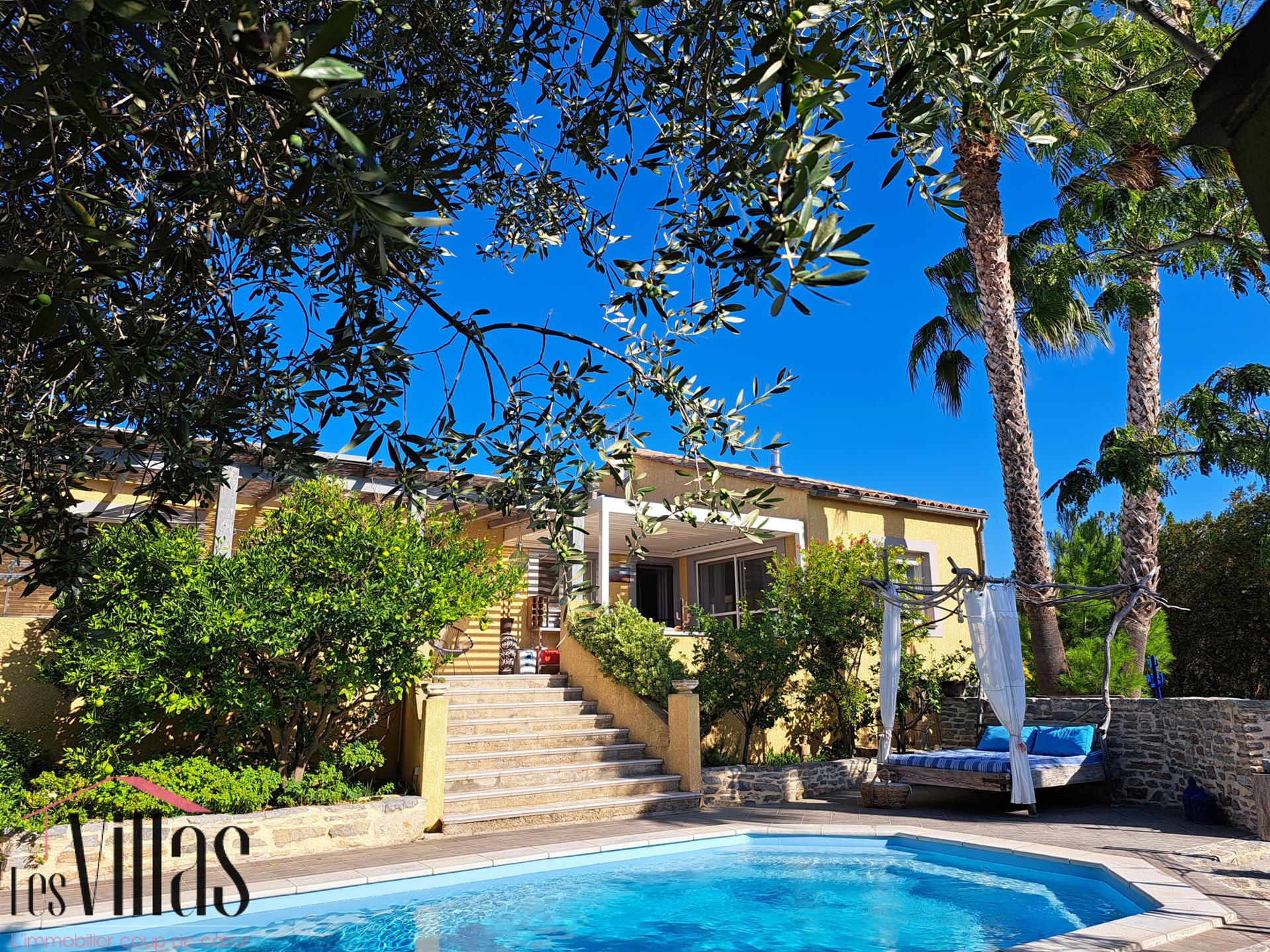 Leucate sector - Property with 2 independent houses on land of 1389 m2
