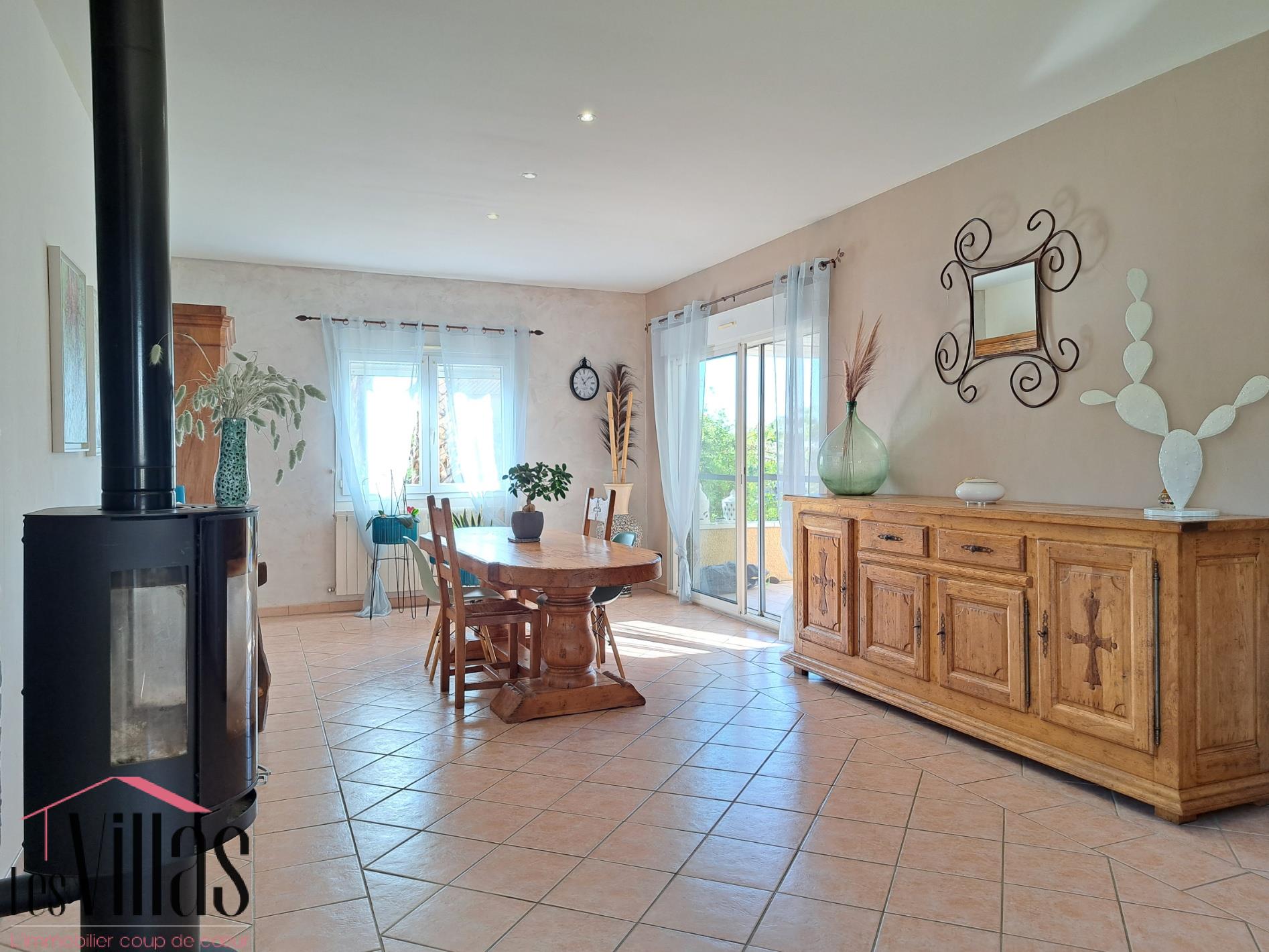 Leucate sector - Property with 2 independent houses on land of 1389 m2