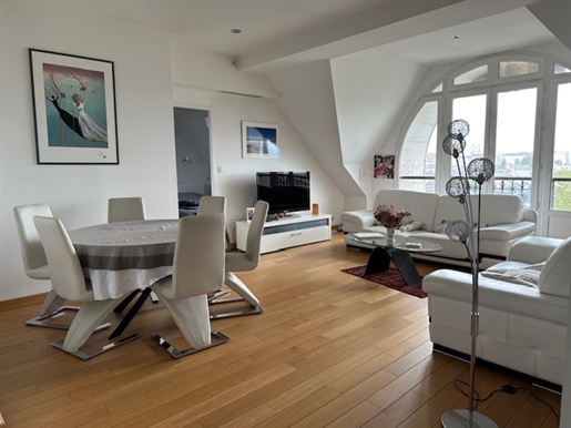 Au Coeur De Limoges, appartement de qualité au dernier étage d'un immeuble Haussmannien !