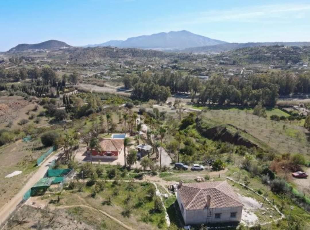 2 Finca's op 24000m2 - Opportuniteit