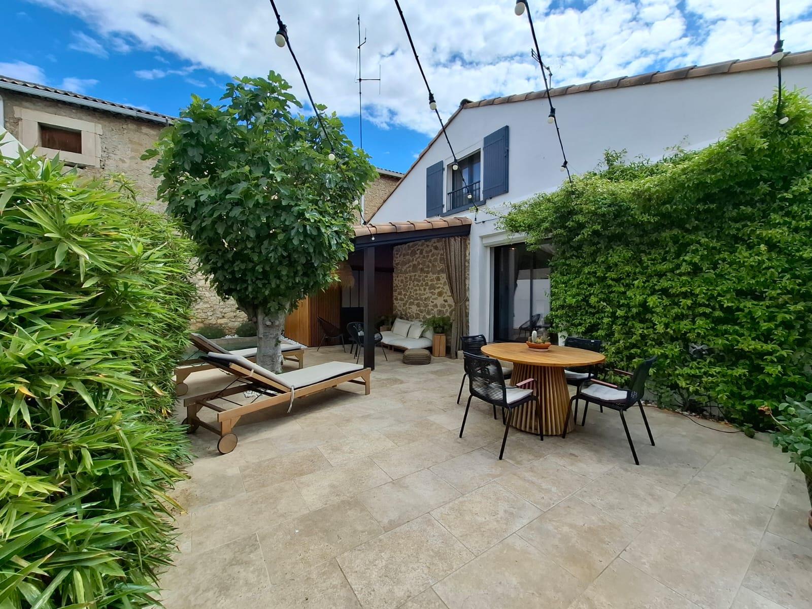 Favorite house - Peace, character and beautiful exterior 15 minutes from Narbonne!