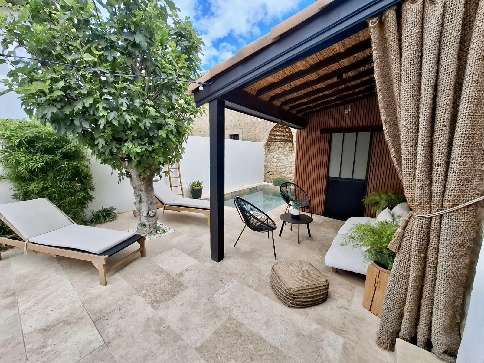 Favorite house - Peace, character and beautiful exterior 15 minutes from Narbonne!