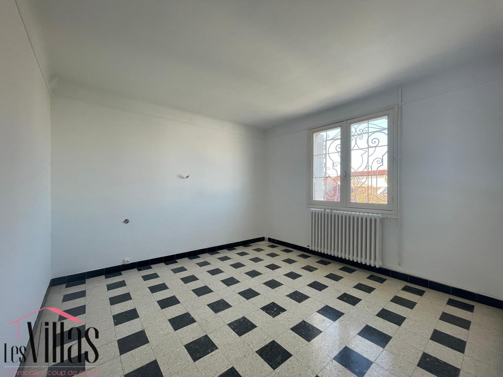 Center Narbonne, house with garden and swimming pool