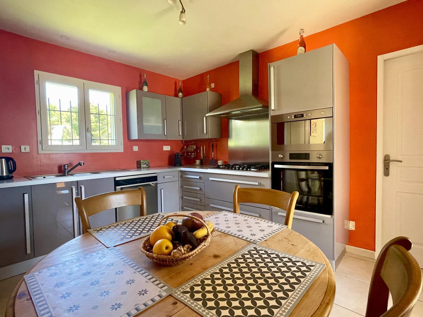 4 bedroom house with beautiful garden and double garage