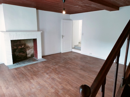 Excellent renovation of this 2 bedroom cottage