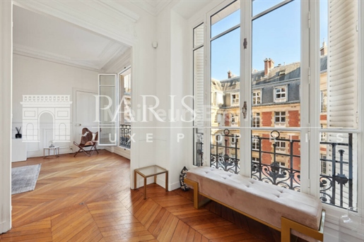 Paris 17e - Rue de Courcelles - 3 pièces - 2 chambres - 98 m²