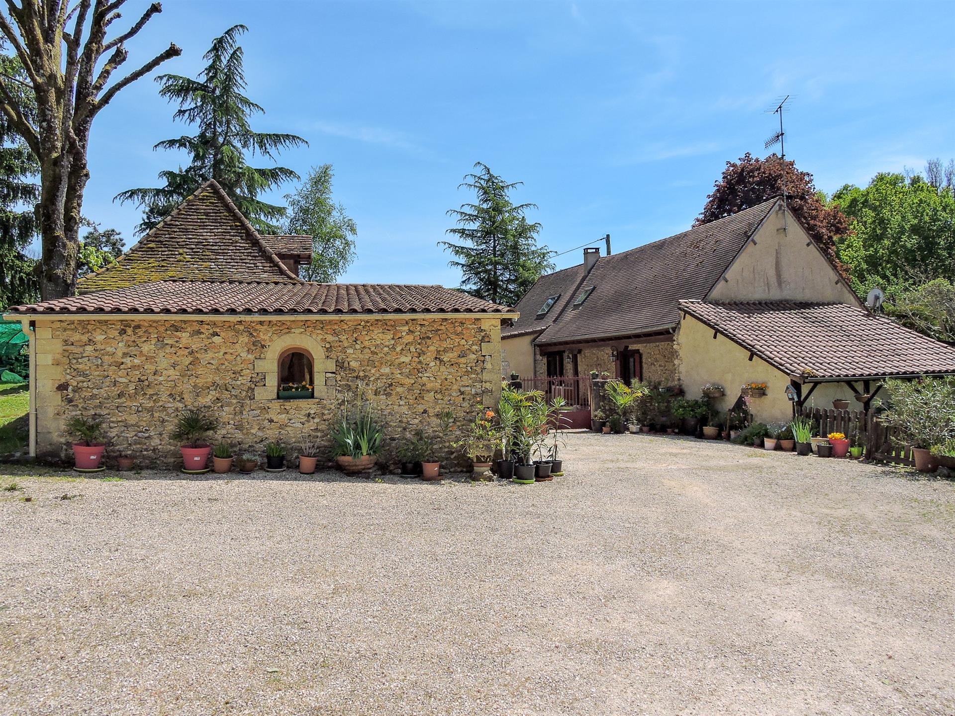 Périgord Noir - Kamienny dom z 5 sypialniami i stodołą