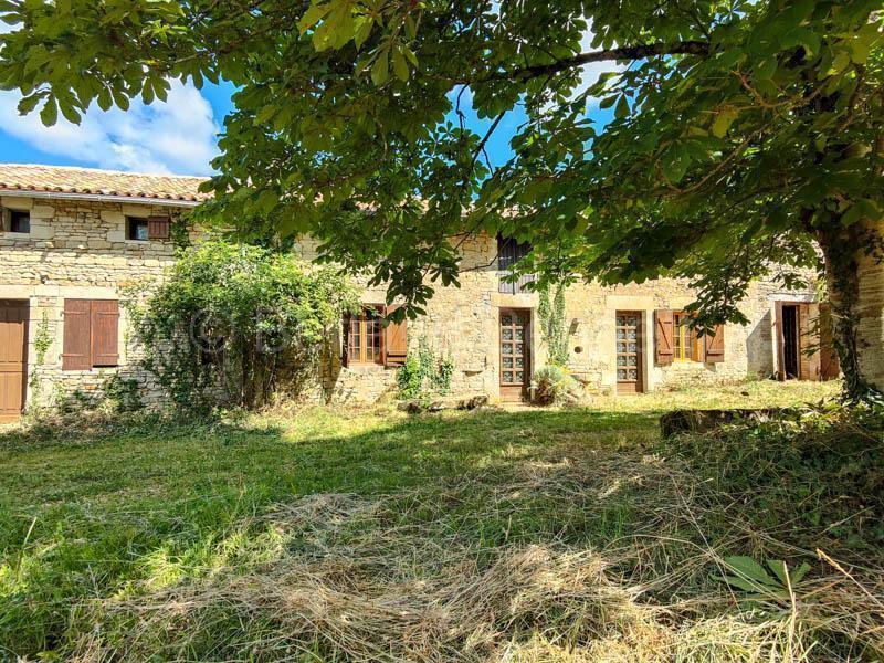 Grande maison en pierre avec terrain 1 hectare 3