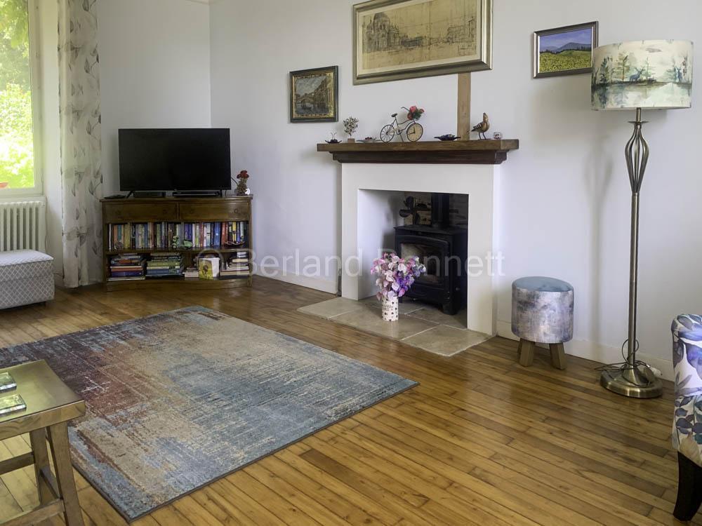 Renovated Maison de Maître with guest studio, heated pool and land