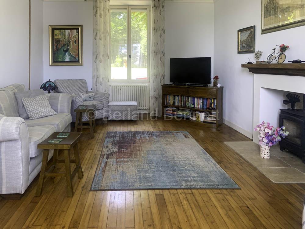 Renovated Maison de Maître with guest studio, heated pool and land