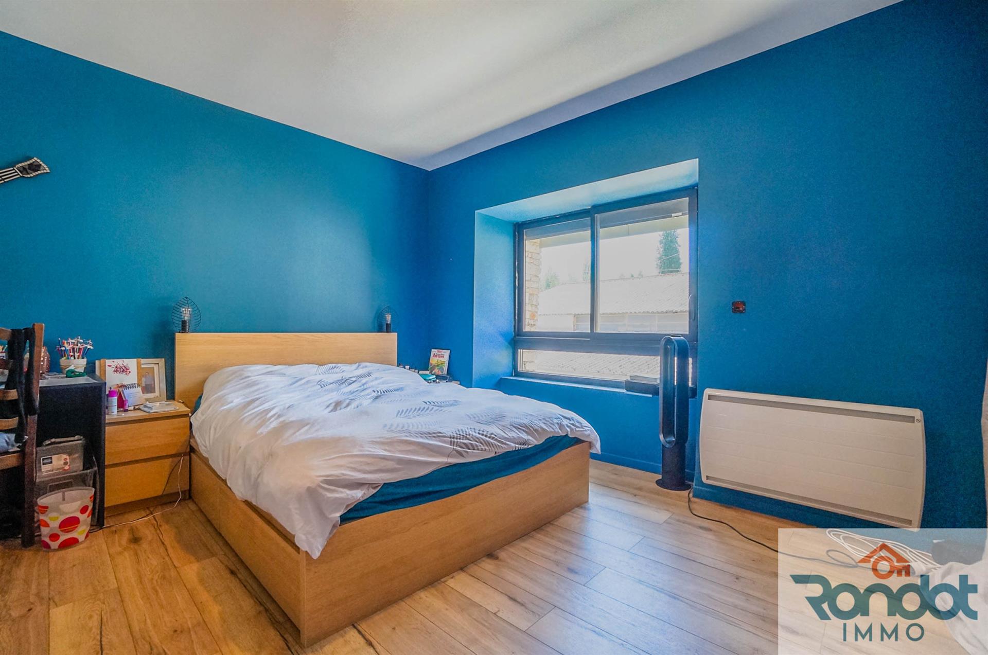 Maison 6 pièces/3 chambres sur 3 niveaux et placée sur une parcelle de 111 m2