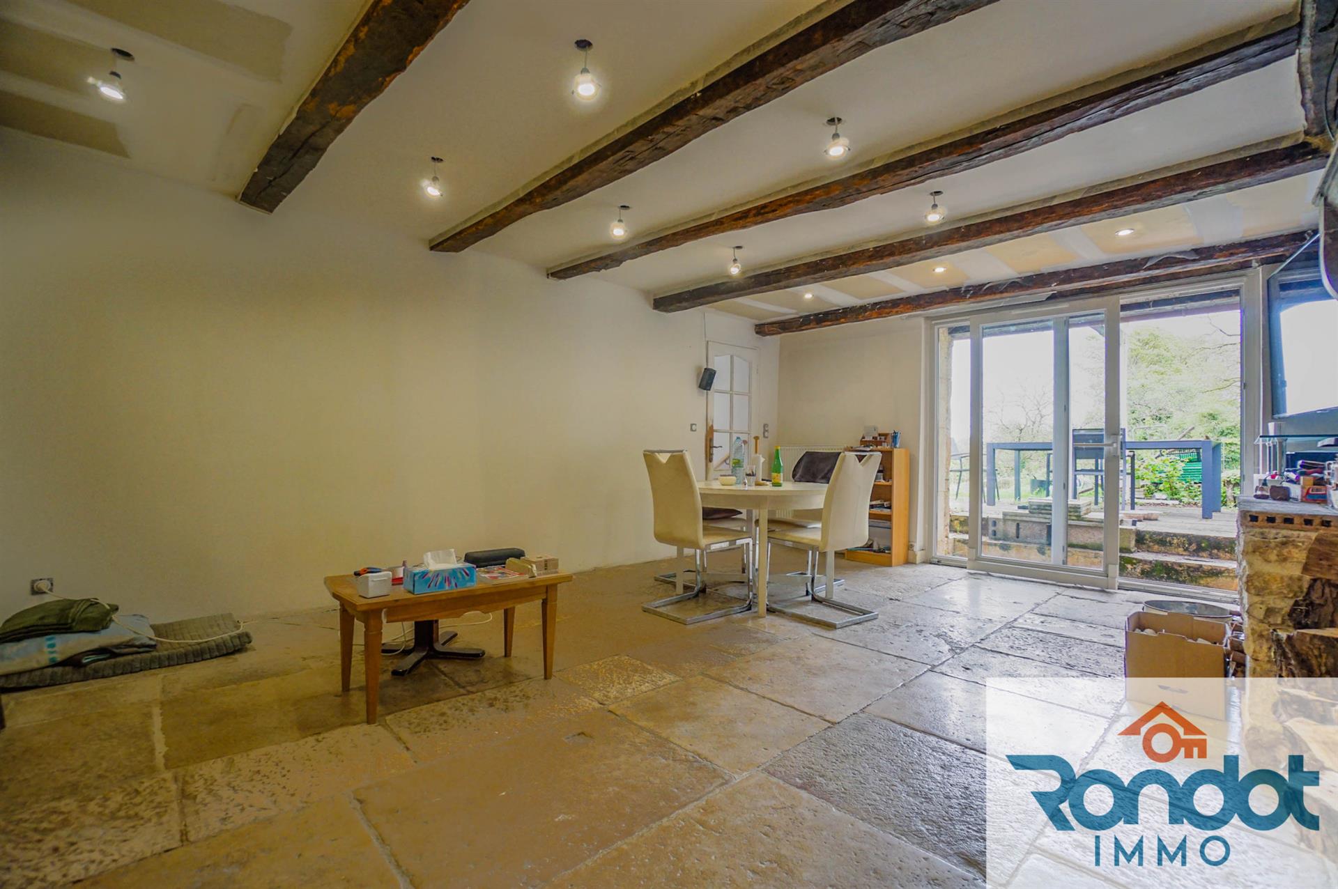 Maison 6 pièces/4 chambres d'une surface de 190 m2 sur une parcelle de 1692 m2