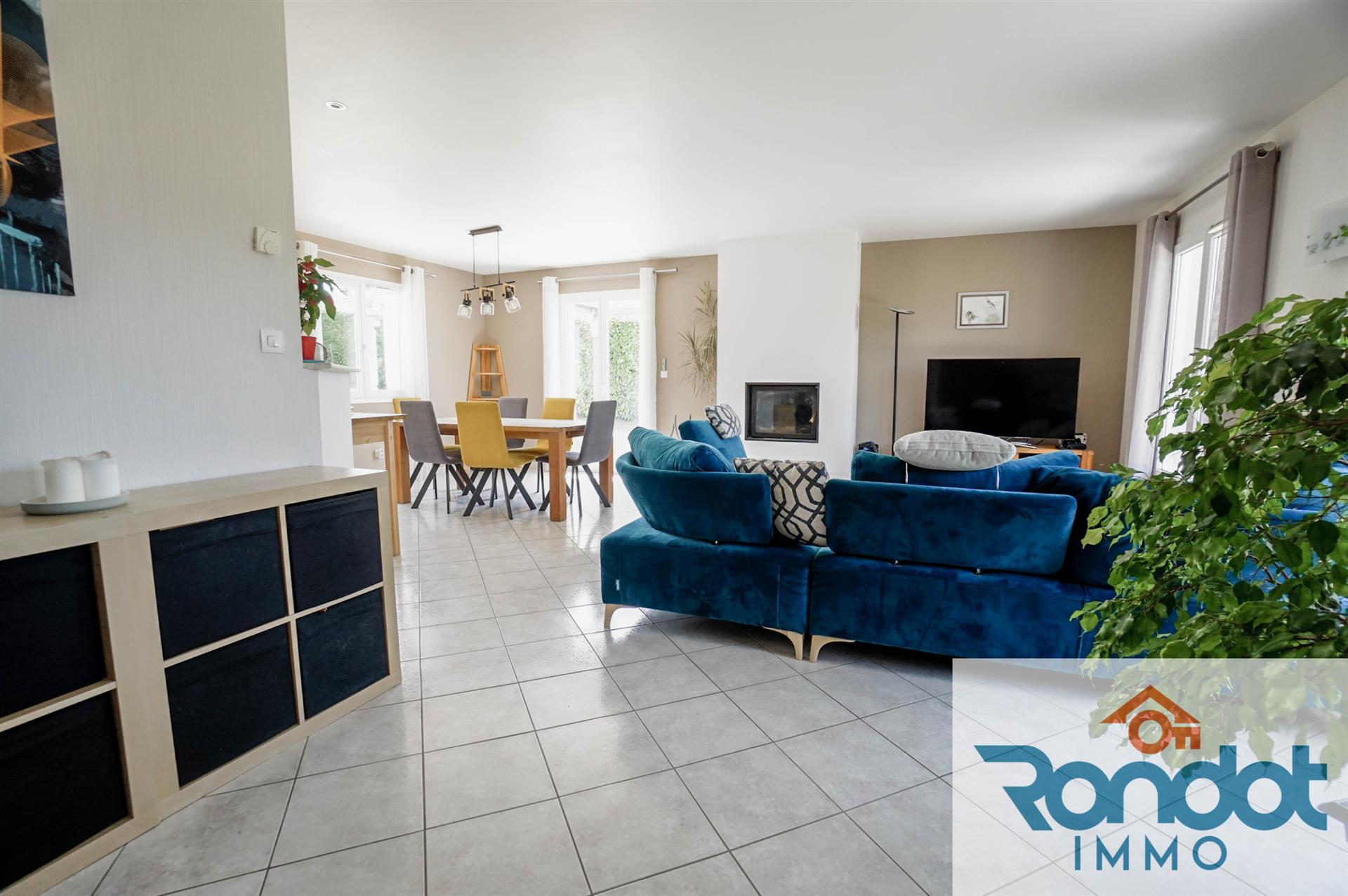 Maison 8 Pieces / 6 Chambres / Environ 155 M2 / Parcelle 820 M2 / Sous-Sol Complet