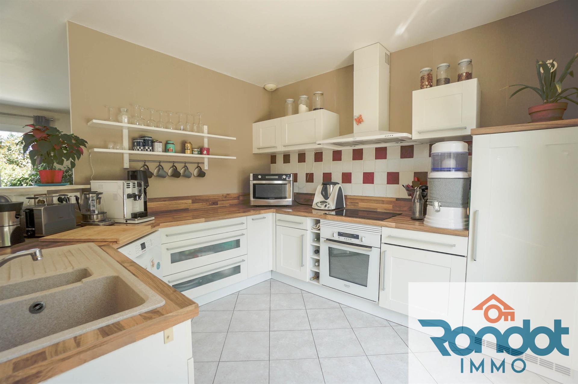 Maison 8 Pieces / 6 Chambres / Environ 155 M2 / Parcelle 820 M2 / Sous-Sol Complet