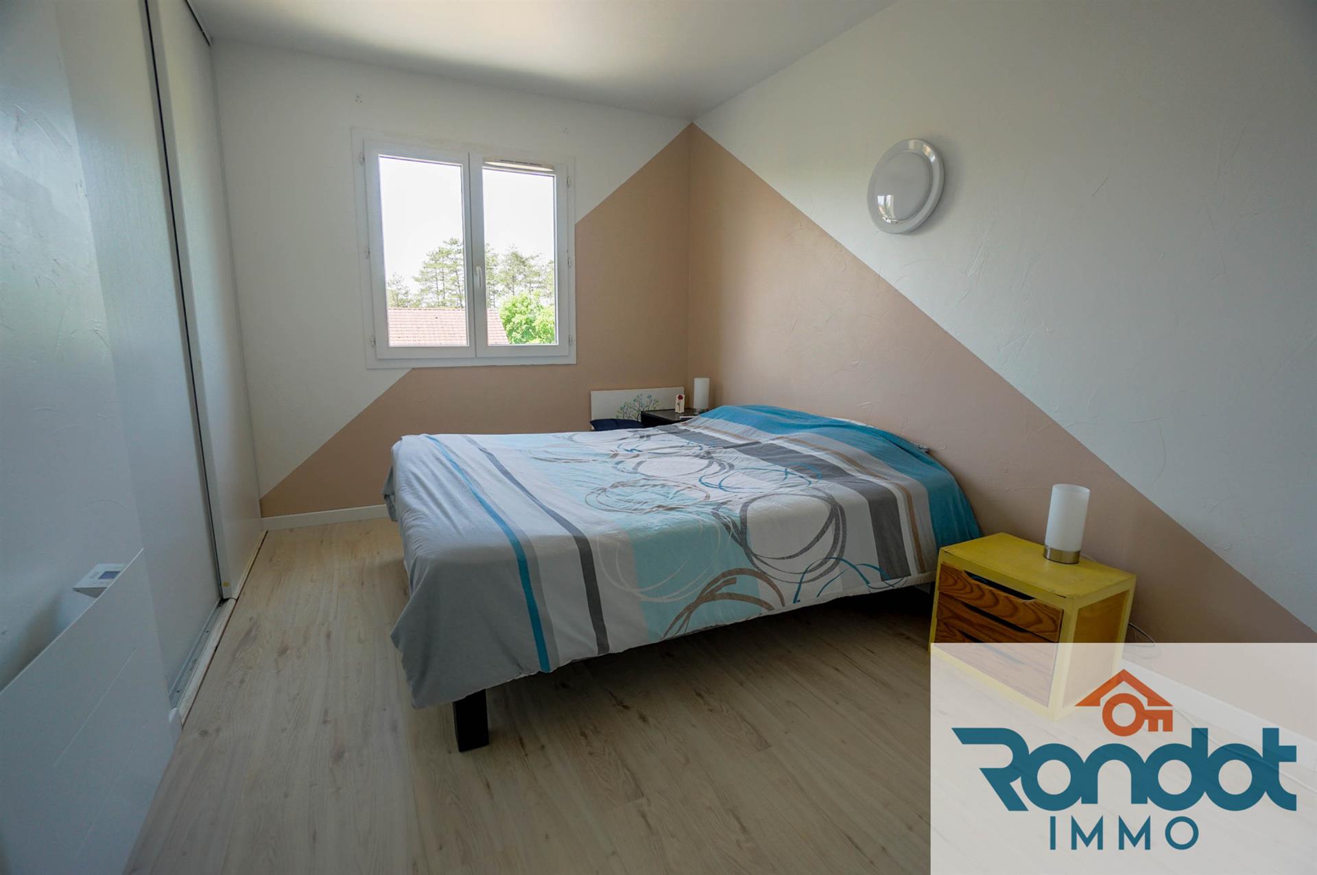 Maison 8 Pieces / 6 Chambres / Environ 155 M2 / Parcelle 820 M2 / Sous-Sol Complet
