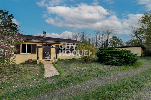 Single storey house with garage in a quiet area on a plot of 4820 m²