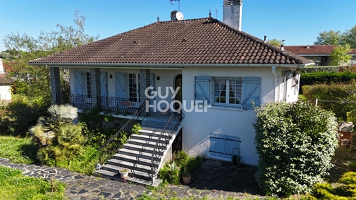 Sale of a 5-room house (145 m²) in Orthez