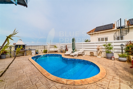 Marvellous 3-Bedroom Bungalow with Swimming Pool & Roof Garden with Countryside View's in Avgorou