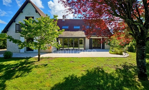 Dpt Nièvre (58), zu verkaufen Haus von 225 m² - Wohnnebengebäude von 30 m² - Grundstück von 2 500.0