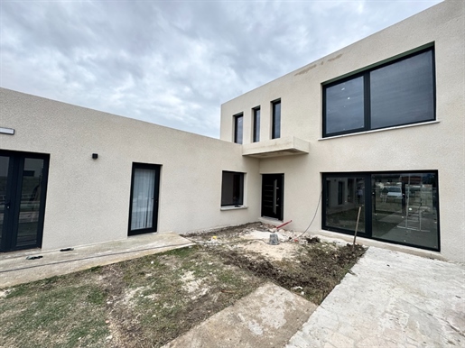Contemporary Villa â 260 square meters To Finish