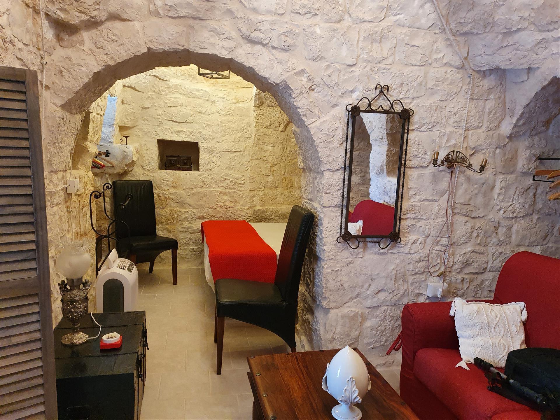 Trullo with lamia and swimming pool